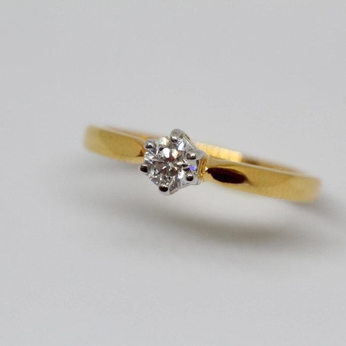Lumen Lab Diamond Solitaire