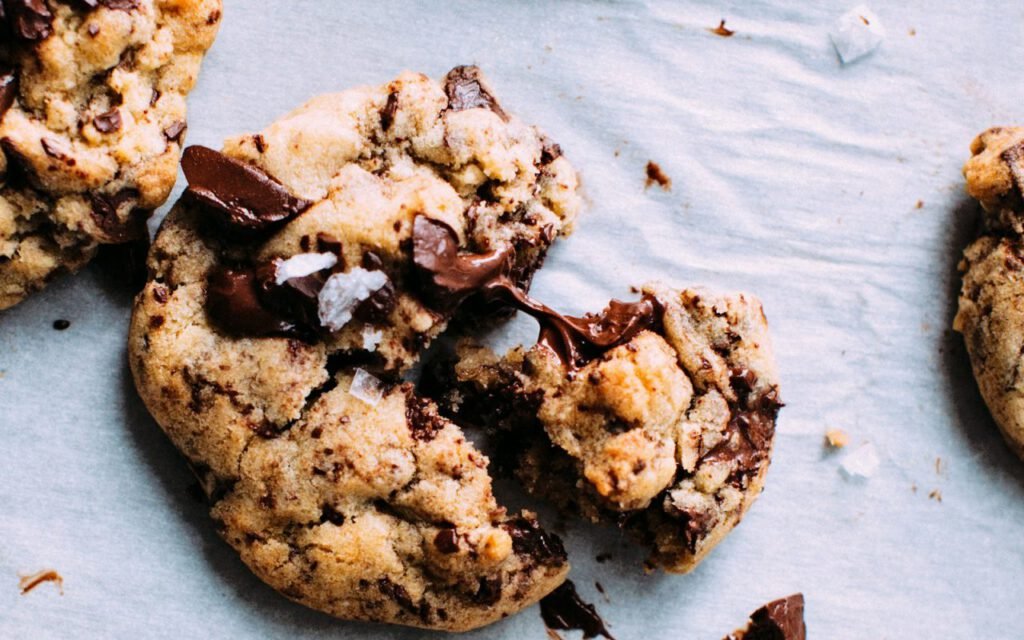 A plate of freshly baked cookies